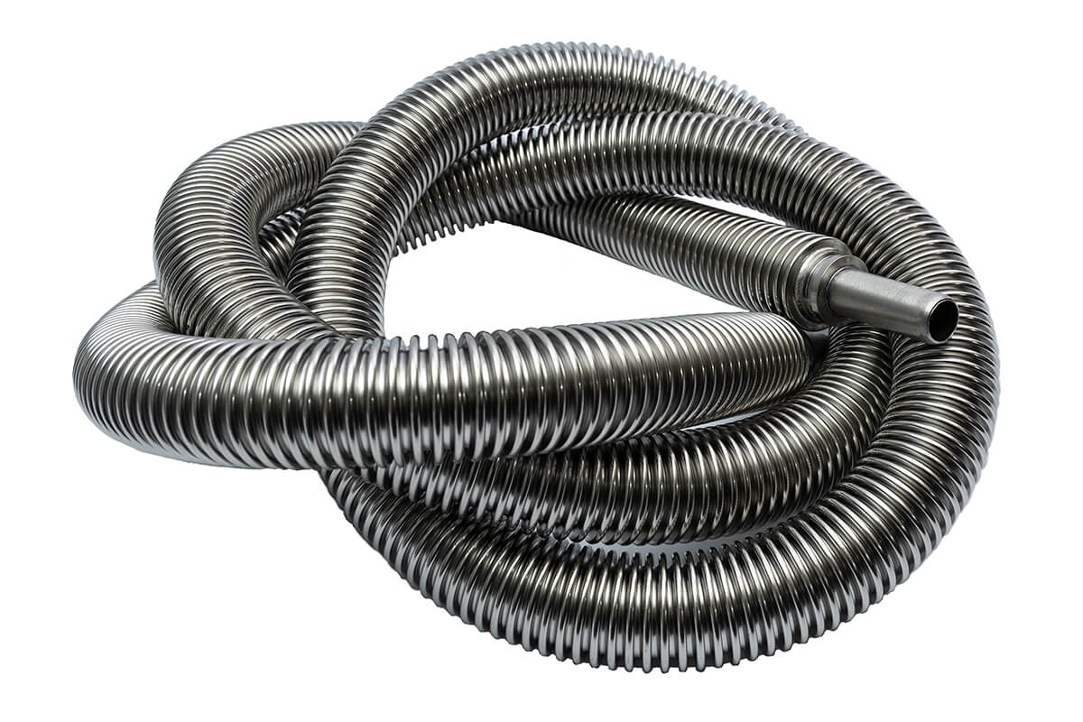 Flexible vacuum jacketed hose for low- and high-temperature applications