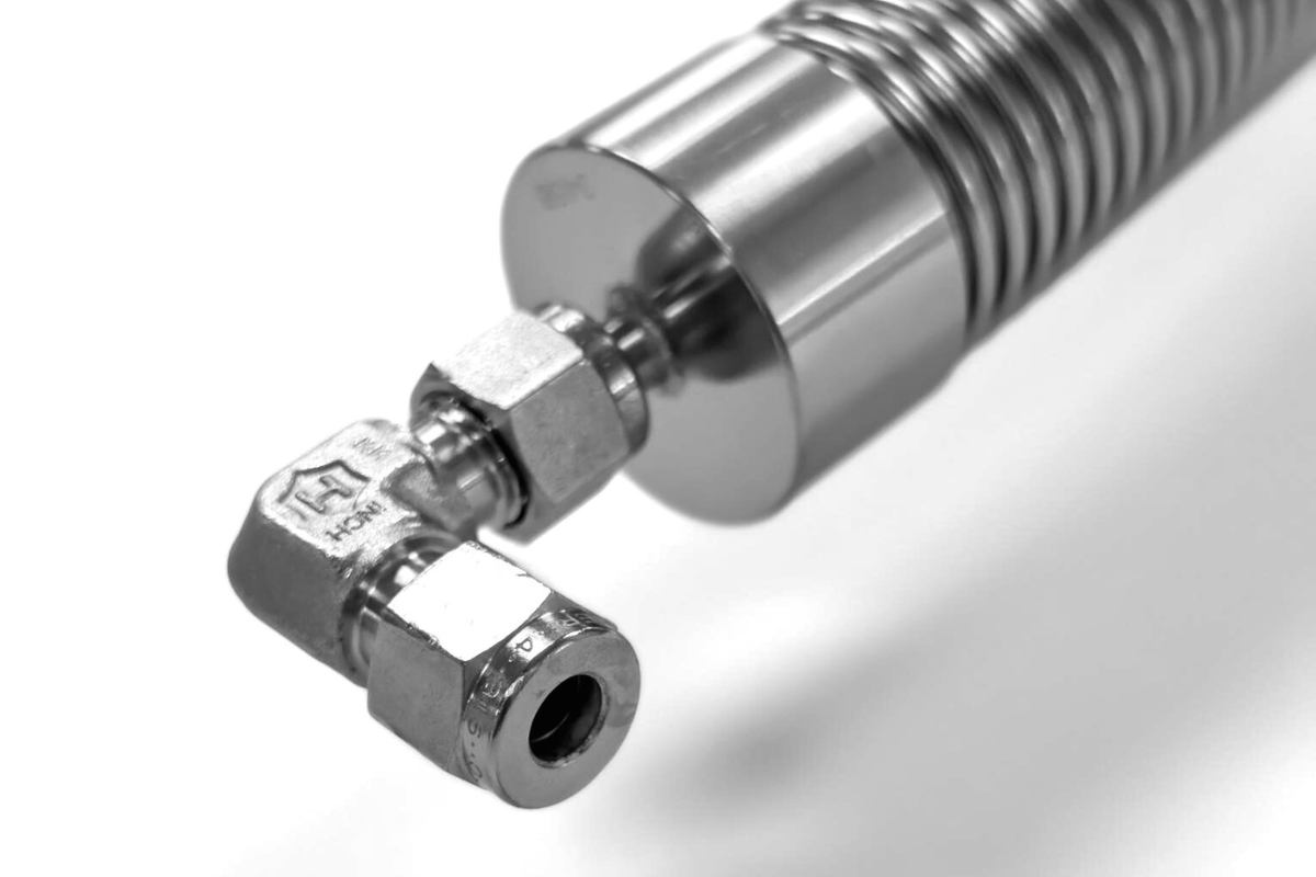 End fitting options include Swagelok compression fittings and adapters